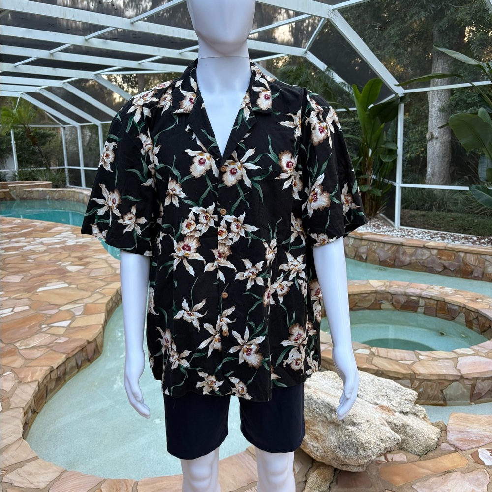 Vintage Hawaiian Floral Black Short Sleeve Shirt